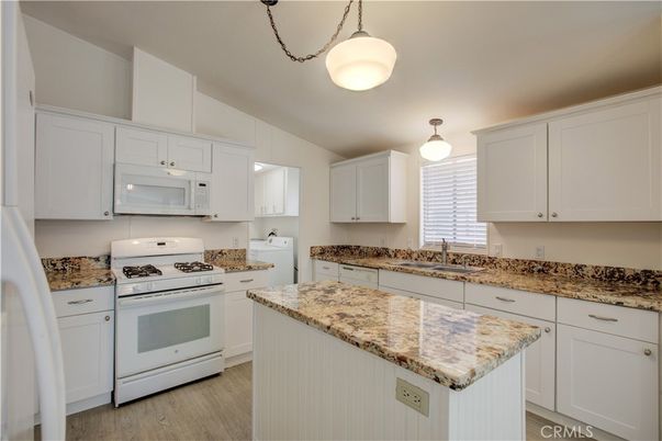 Interior, Kitchen, Pendant Lights, Wood Texture Flooring