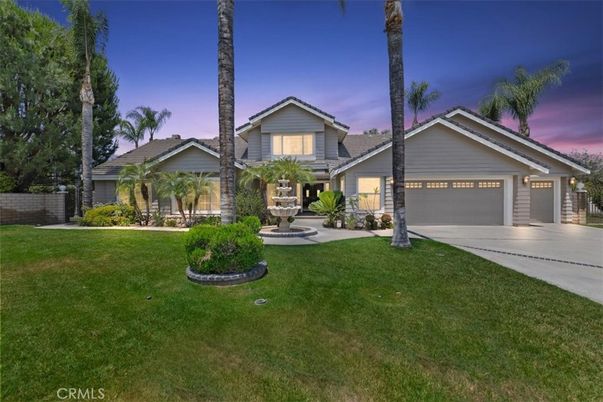 Attached, Backyard, Exterior, Facade, Ranch