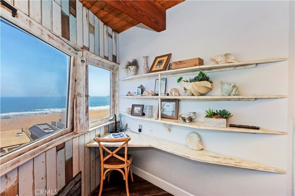 Home Office, Interior, Water, Wooden Beams