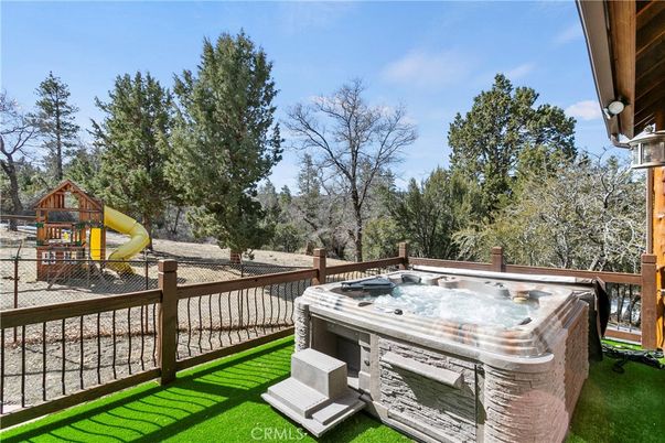 Exterior, Hot Tub, Playground