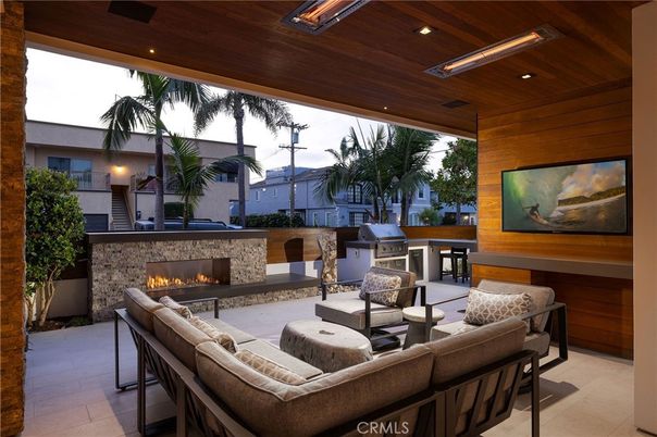 Exterior, Fireplace