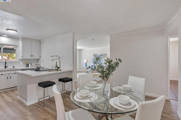 Dining room, Interior, Kitchen, Recessed Lighting, Wood Texture Flooring