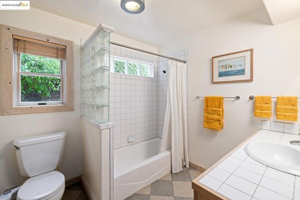 Bathroom, Interior, Tile Countertops
