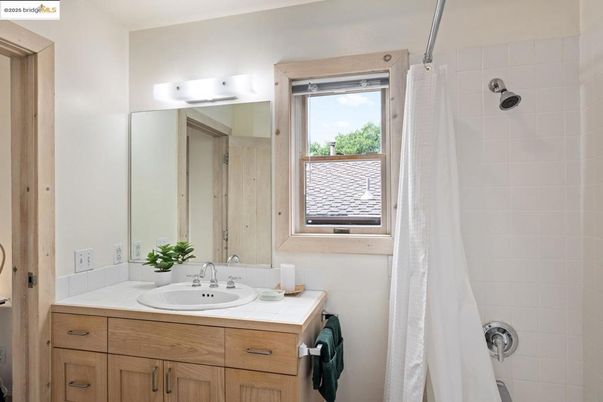Bathroom, Interior, Tile Countertops