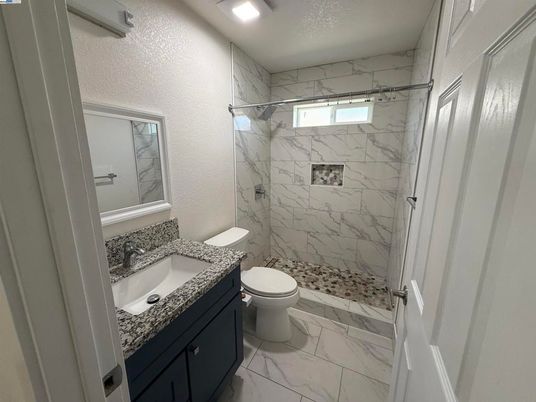 Bathroom, Interior, Marble, Marble Walls, Recessed Lighting