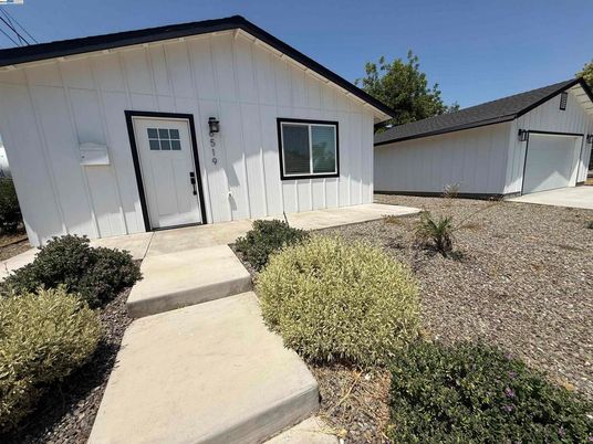 Detached Garage, Exterior