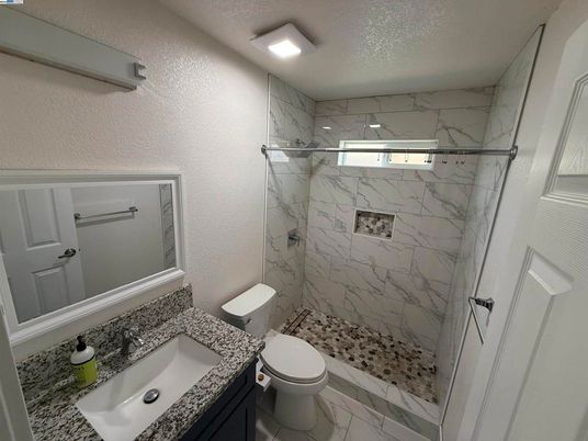 Bathroom, Interior, Marble, Marble Walls, Recessed Lighting