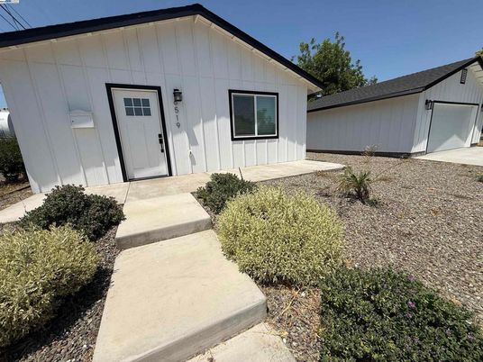 Detached Garage, Exterior