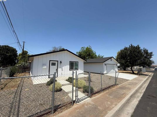 Detached Garage, Exterior