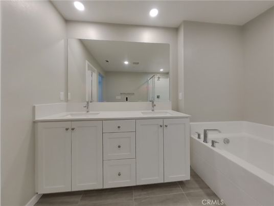 Bathroom, Dual Sink Vanities, Interior, Recessed Lighting