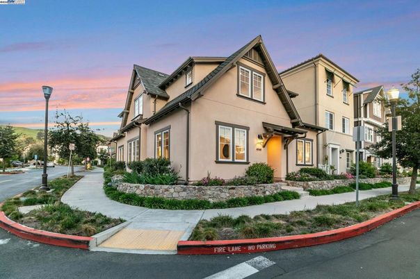 Exterior, Facade, Tudor Revival