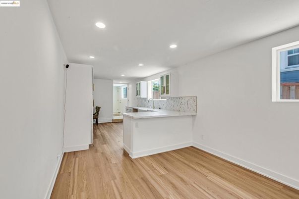 Interior, Recessed Lighting, Wood Texture Flooring
