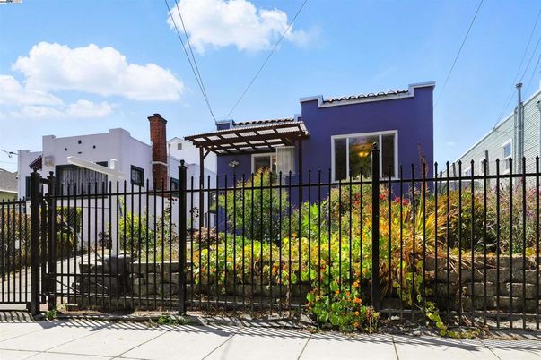 Exterior, Facade, Spanish Mediterranean