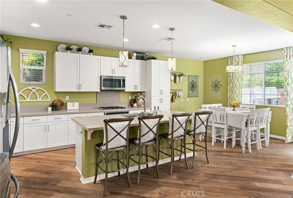 Dining room, Interior, Kitchen, Pendant Lights, Recessed Lighting, Wood Texture Flooring