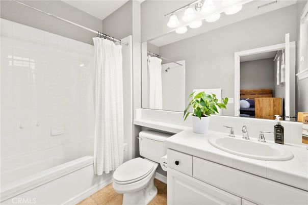 Bathroom, Interior, Tile Countertops