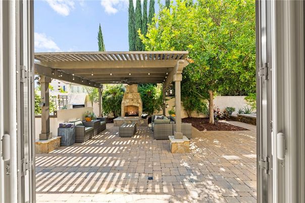 Exterior, Fireplace