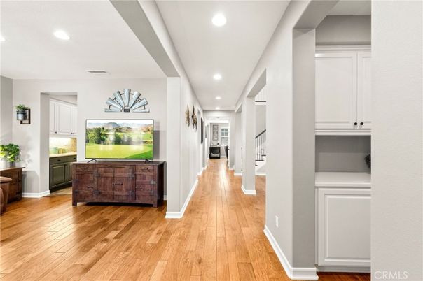 Interior, Recessed Lighting, Wood Texture Flooring