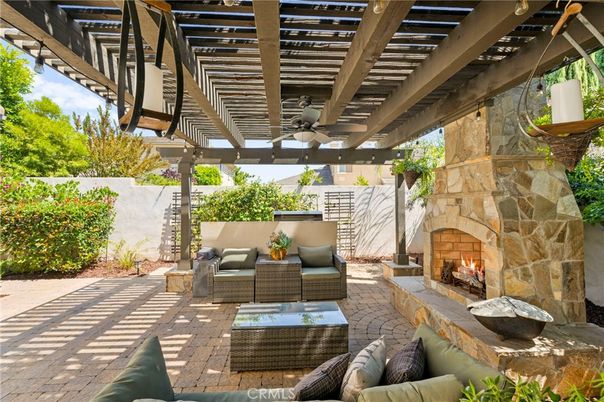 Exterior, Fireplace