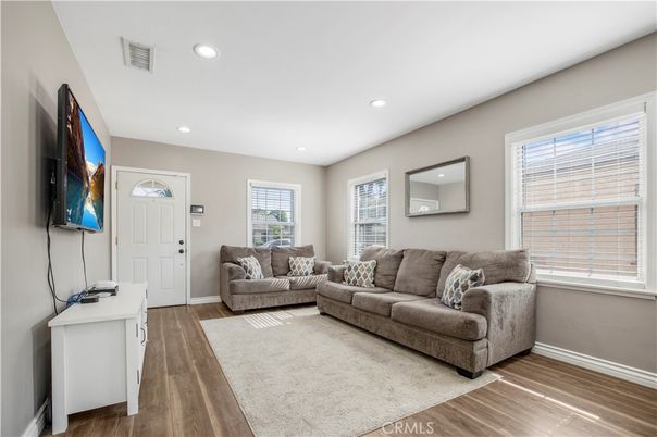 Interior, Living room, Recessed Lighting, Wood Texture Flooring