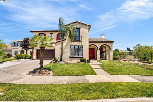 Attached, Backyard, Exterior, Facade, Mediterranean