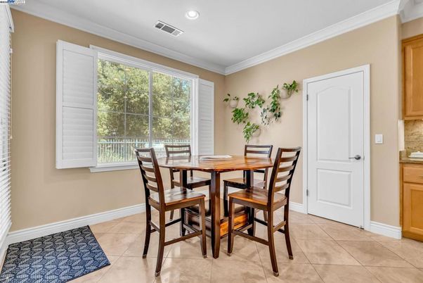 Dining room, Interior, Recessed Lighting