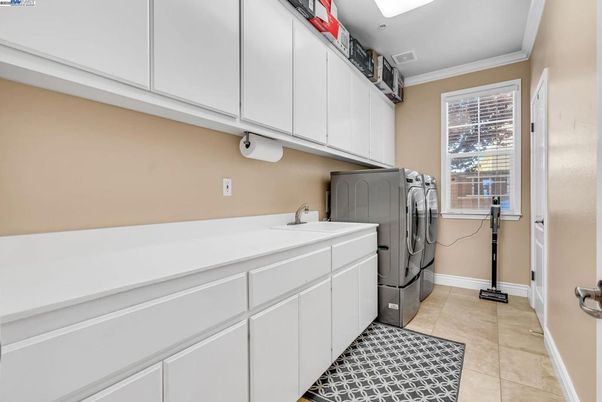 Interior, Washer