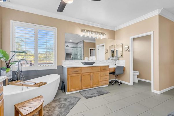 Bathroom, Dual Sink Vanities, Free Standing Baths, Interior
