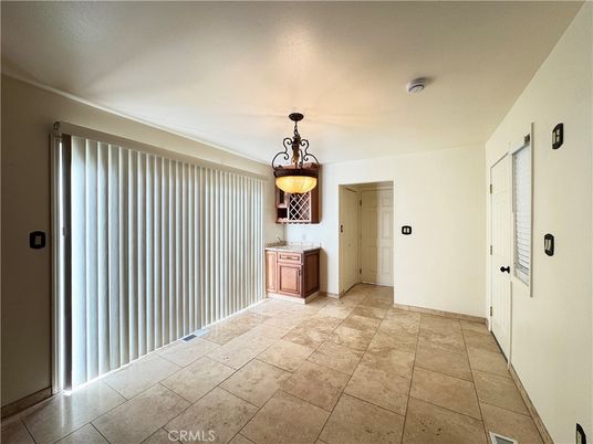 Empty room, Interior, Pendant Lights