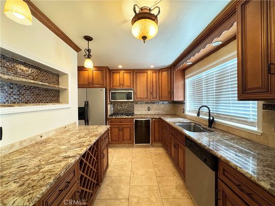 Interior, Kitchen, Pendant Lights, Recessed Lighting, Stainless Steel Appliances