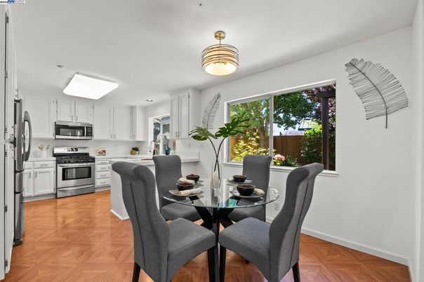 Dining room, Interior, Kitchen, Stainless Steel Appliances, Wood Texture Flooring