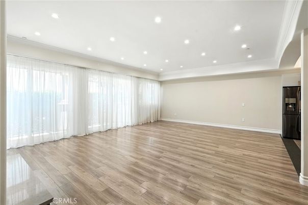 Empty room, Interior, Recessed Lighting, Wood Texture Flooring