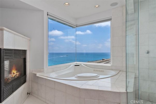 Bathroom, Fireplace, Interior, Recessed Lighting, Water