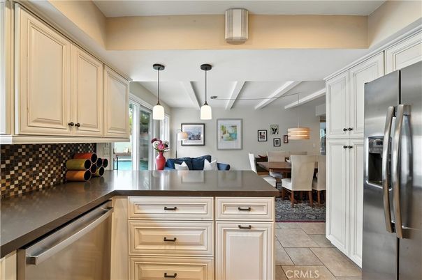 Dining room, Interior, Kitchen, Pendant Lights, Stainless Steel Appliances