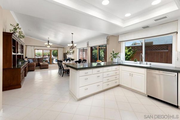 Chandelier, Dining room, Interior, Kitchen, Living room, Recessed Lighting