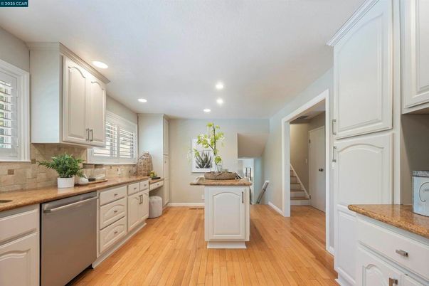 Interior, Kitchen, Recessed Lighting, Wood Texture Flooring