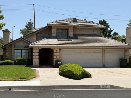 Attached, Exterior, Facade, Mediterranean