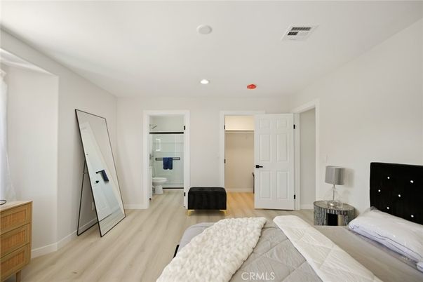Bathroom, Interior, Recessed Lighting, Wood Texture Flooring