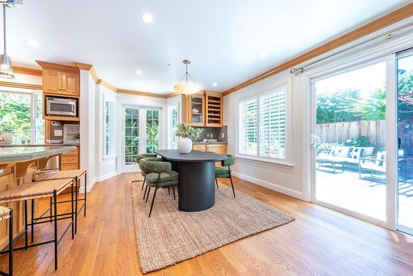 Dining room, Interior, Kitchen, Pendant Lights, Recessed Lighting, Wood Texture Flooring