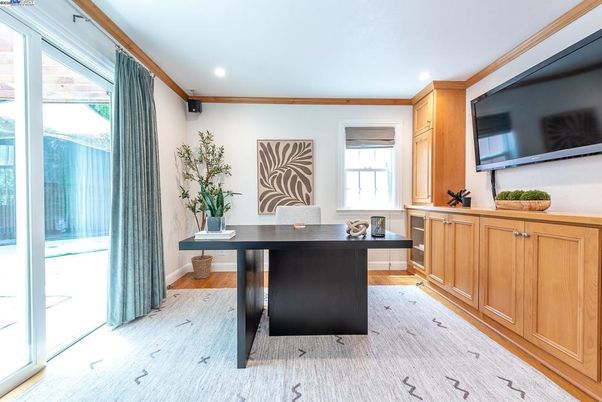 Home Office, Interior, Recessed Lighting, Wood Texture Flooring