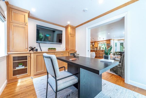 Home Office, Interior, Kitchen, Recessed Lighting, Wood Texture Flooring