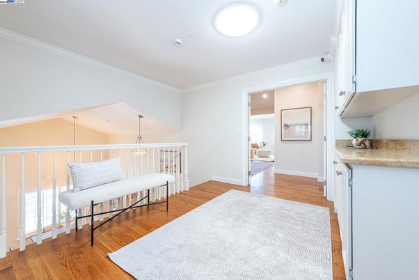 Interior, Pendant Lights, Recessed Lighting, Wood Texture Flooring