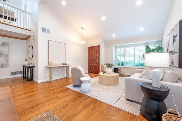 Interior, Living room, Pendant Lights, Recessed Lighting, Wood Texture Flooring