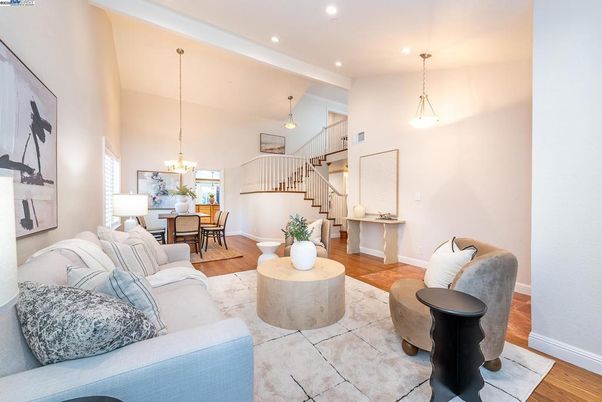 Dining room, Interior, Living room, Pendant Lights, Recessed Lighting, Wood Texture Flooring