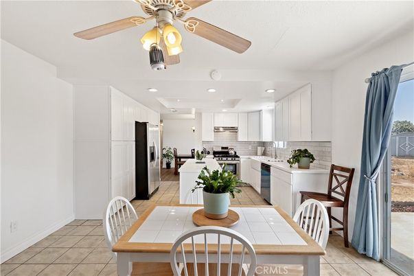Dining room, Interior, Kitchen, Recessed Lighting, Stainless Steel Appliances