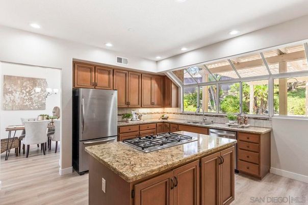 Dining room, Interior, Kitchen, Recessed Lighting, Wood Texture Flooring