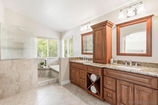 Bathroom, Dual Sink Vanities, Interior
