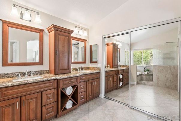 Bathroom, Dual Sink Vanities, Interior