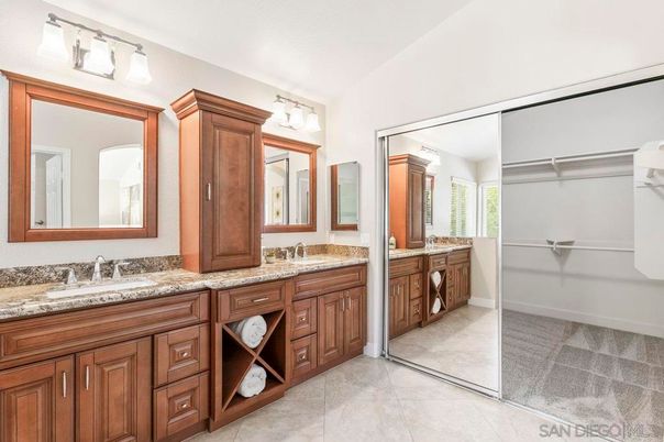 Bathroom, Dual Sink Vanities, Interior