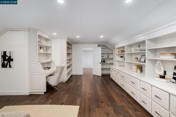 Interior, Recessed Lighting, Walk-in Closets, Wood Texture Flooring