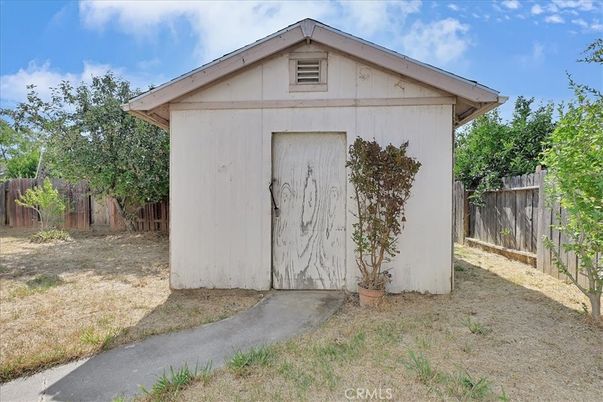 Detached Garage, Exterior